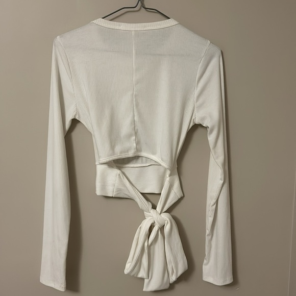 Back Bow Long Sleeve - Picture 4 of 4